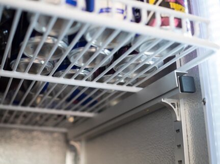 Účinný spôsob ochrany obchodníkov pred zlodejmi. Ochrániť regály nebolo nikdy jednoduchšie.