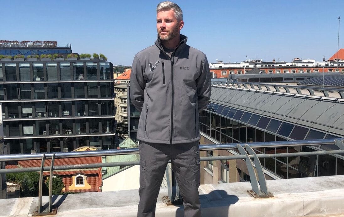 BE uniformy web 1117 x 749px