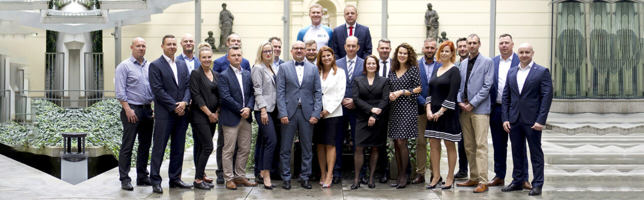 Management-M2C_2576x802 (1)