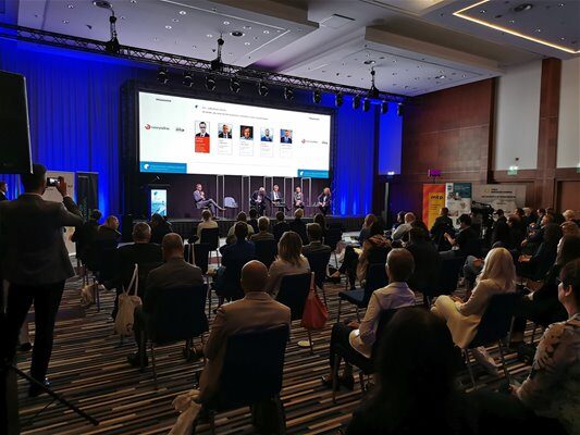 Neustále sledujeme nové trendy v oboru, zúčastnili jsme se fóra realitního trhu