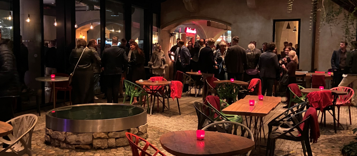 Klientský večírek s bondovkou stál za to!